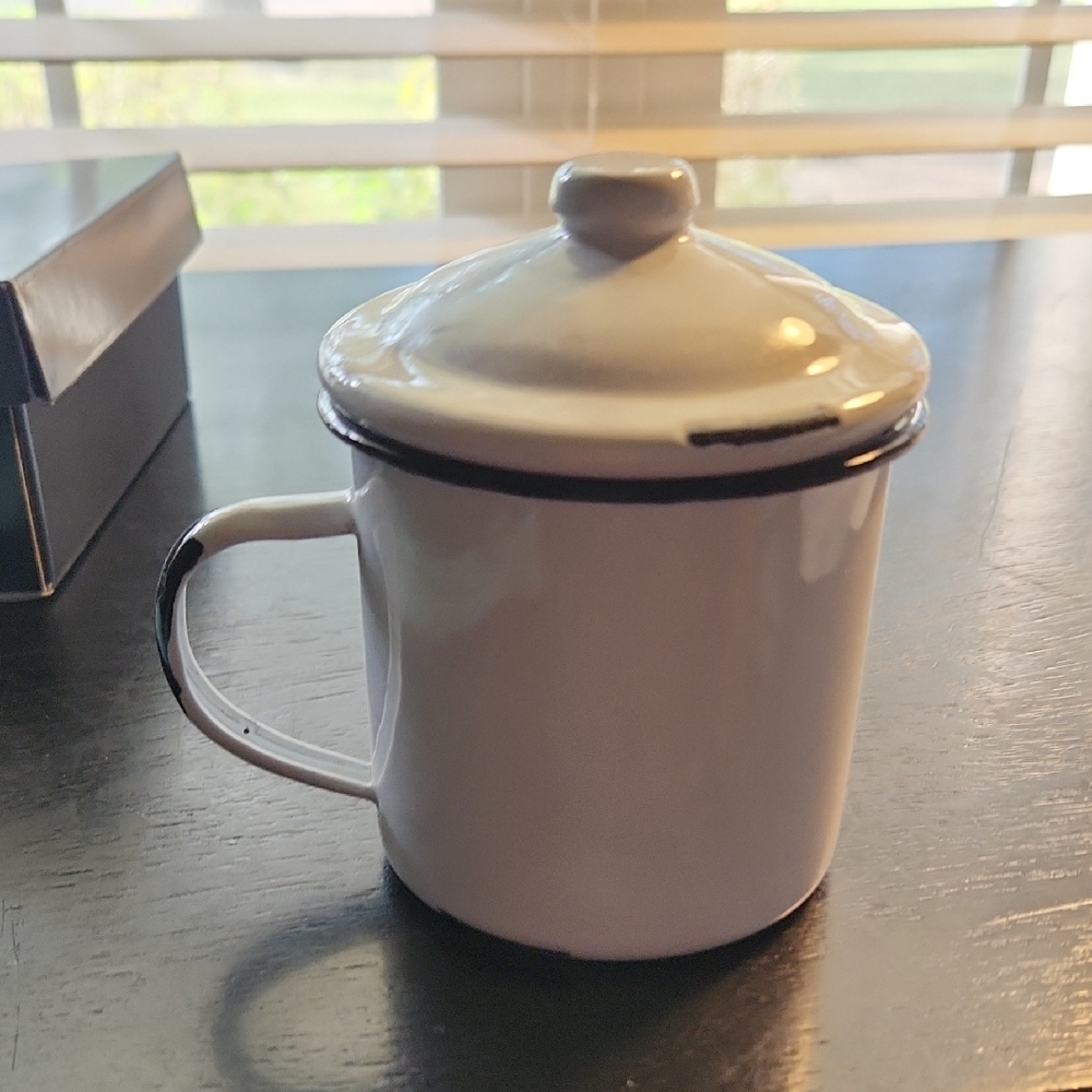 White Enamel Mug with Lid